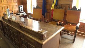 Răsturnare de situație în cazul asistentei care ajuta șoferii cu alcoolemie depistați în trafic. Curtea de Apel a achitat-o