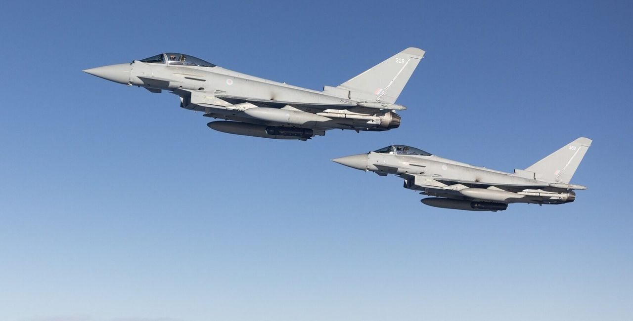 BREAKING Forțele Aeriene române au ridicat patru avioane de vânătoare după ce o dronă a intrat în spațiul aerian național. Avioanele nu au deschis focul