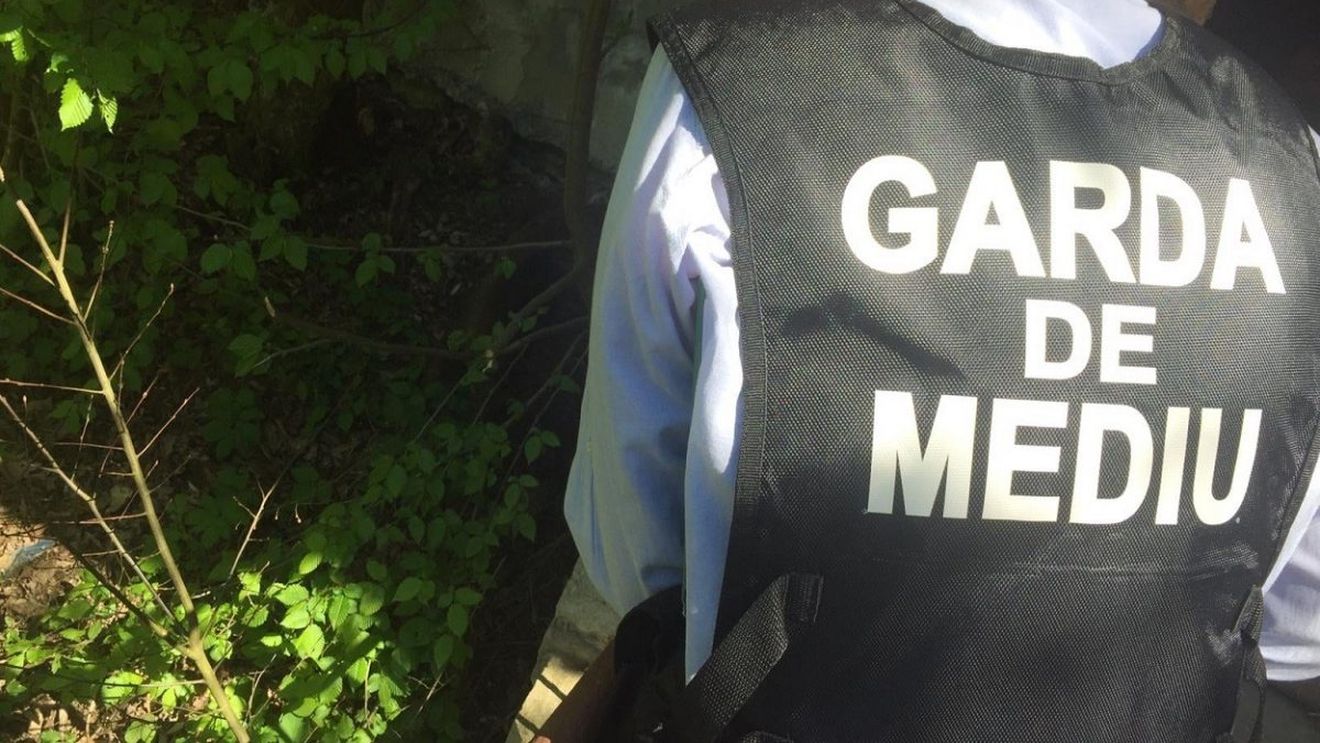 Primăria Medgidia a fost amendată cu 40.000 de lei de Garda de Mediu pentru un depozit de deşeuri aflat în apropierea Autostrăzii A2