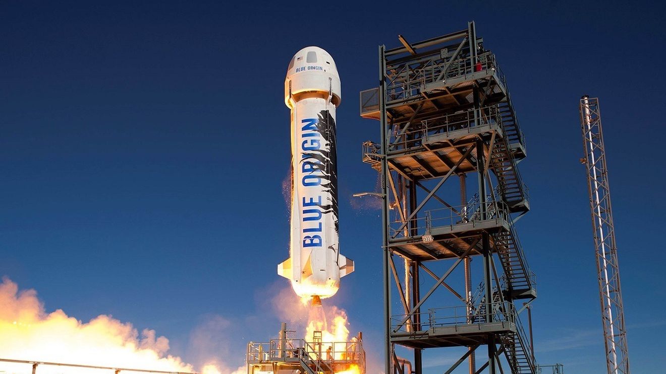 Jeff Bezos va călători în spațiu luna viitoare, cu un zbor al companiei sale Blue Origin