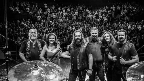 Phoenix va cânta la nunta lui Simion. Nicu Covaci: ”Nu știu dacă e nuntă sau înmormântare” / ”Am auzit că sunt 10 mii de oameni, eu mă bucur, pentru ei cânt, pentru poporul ăsta”