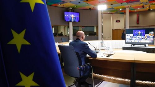 Consiliul European, umbrit de întârzierea vaccinării în UE / Macron: Am greşit pentru că ne-a lipsit ambiţia / Merkel: Virusul, cu mutaţii sale, ne va ţine ocupaţi pentru mult timp