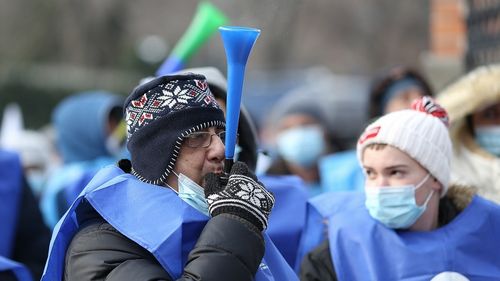 Protest al sindicaliștilor Cartel Alfa în fața Termocentralei Mintia pentru majorarea salariilor şi pensiilor