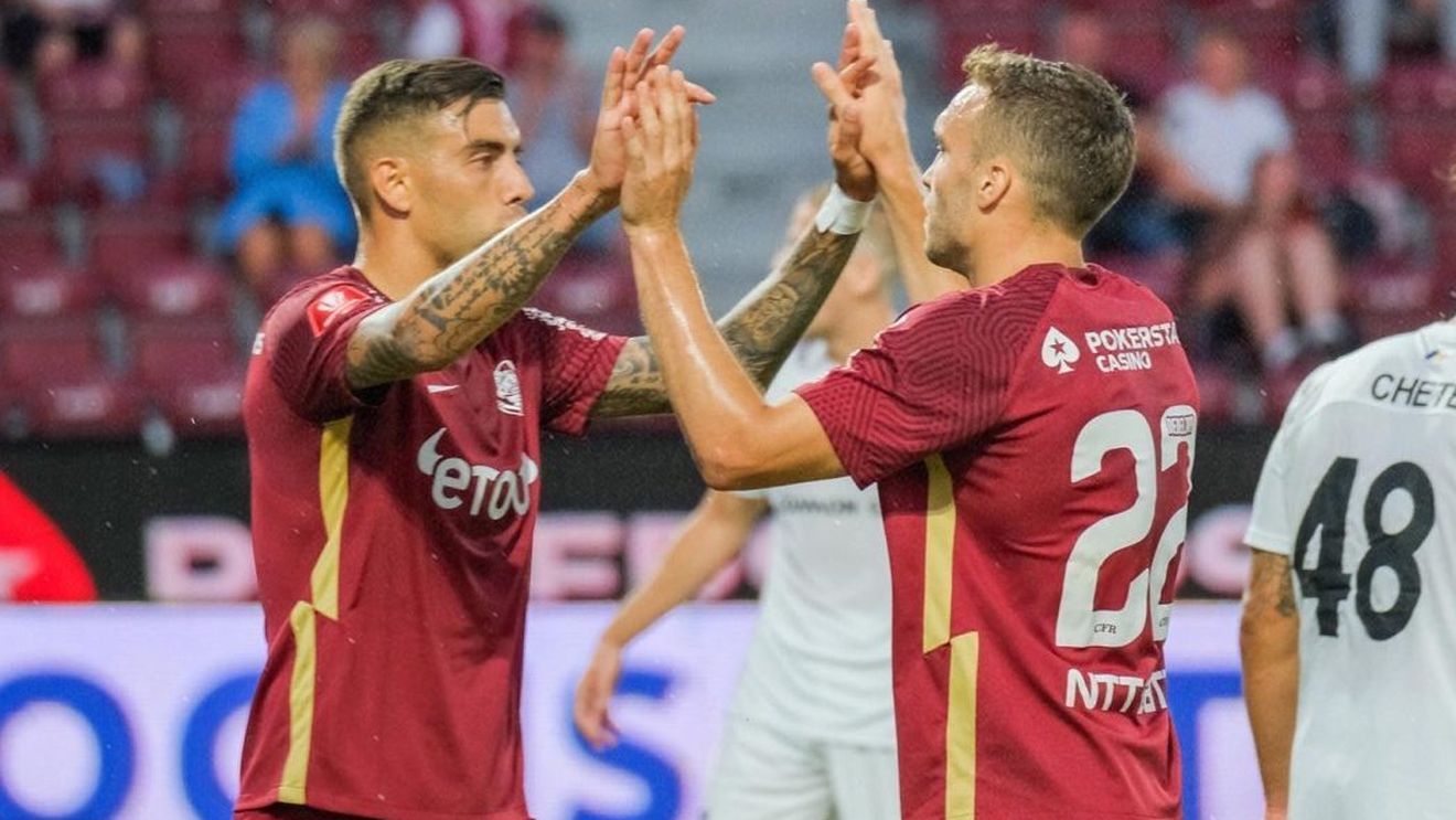 CFR Cluj a învins Chindia Târgovişte cu 2-0, după un meci pe care clujenii l-au încheiat în nouă jucători şi cu Dan Petrescu eliminat