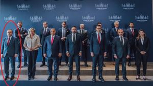 Precizări PNȚCD: Domnul Pavelescu a participat la summit-ul de la Madrid în calitate de persoană fizică, nu mai este membru al partidului