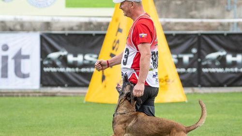 Sebastian Trenka și câinele Padme, reprezentanții României la Campionatul Mondial de Dresaj din Croația. "Ne-am calificat doi, dar un câine s-a accidentat și a fost nevoit să se retragă"