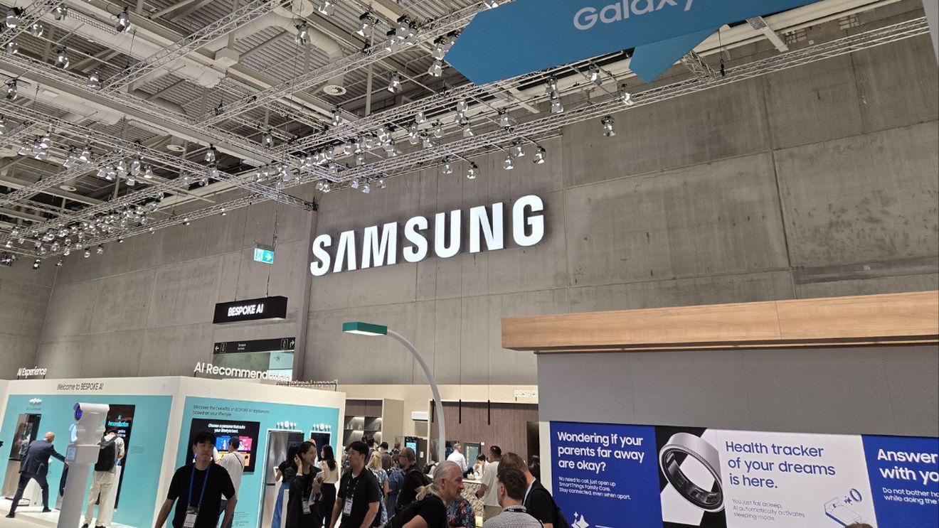 Samsung la IFA 2024: AI-ul ajunge în toate dispozitivele, de la smartphone-uri și PC-uri, la televizoare, mașini de spălat și frigidere. Această tehnologie poate simplifica viața oamenilor, reduce consumul de energie și risipa alimentară