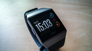 Fitbit, amendată cu 12 milioane de dolari din cauza arsurilor cauzate de ceasul inteligent Ionic
