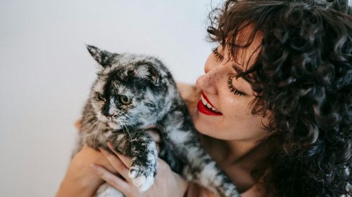 Știi cât de ușor este să comunici cu pisica ta? Iată o tehnică ce îți va garanta succesul! (VIDEO)