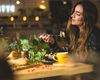 De ce două persoane mănâncă la fel și una se îngrașă, iar cealaltă nu? Răspunsul nutriționistului Tania Fântână