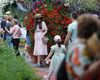 Peste 300.000 de vizitatori la West Side Flower Fest 2026: Parcul Drumul Taberei și zona pietonală din jur, închisă circulației auto, s-au transformat într-o grădină urbană cu 14 amenajări tematice și peste 100.000 de flori