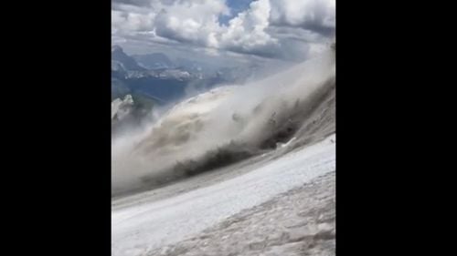 Ghețarul prăbușit în Italia: Bilanțul victimelor a urcat la nouă morți