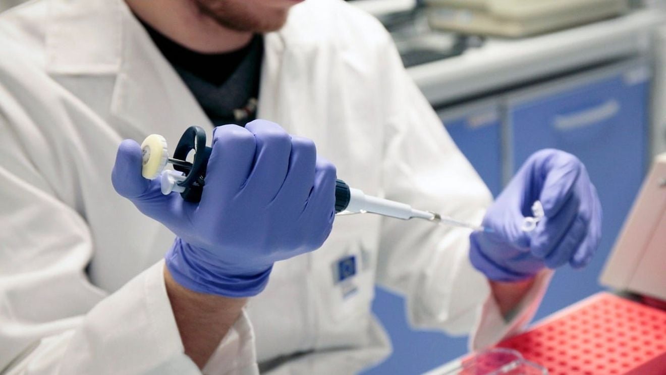 Agenția Europeană a Medicamentului: Alergiile severe ar trebui adăugate pe lista cu posibile efecte secundare ale vaccinului AstraZeneca