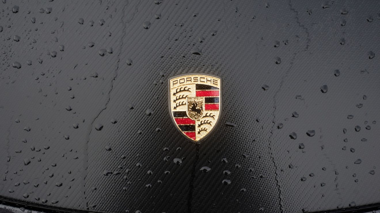 Porsche va opri mai devreme producţia unor modele cu motoare pe combustie