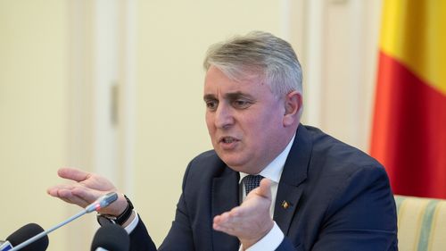 Moțiunea USR împotriva ministrului de Interne, votată miercuri în Camera Deputaților/ Bode: ”Nişte analfabeţi funcţionali încearcă mă denigreze, mă răstignesc în piaţa publică”