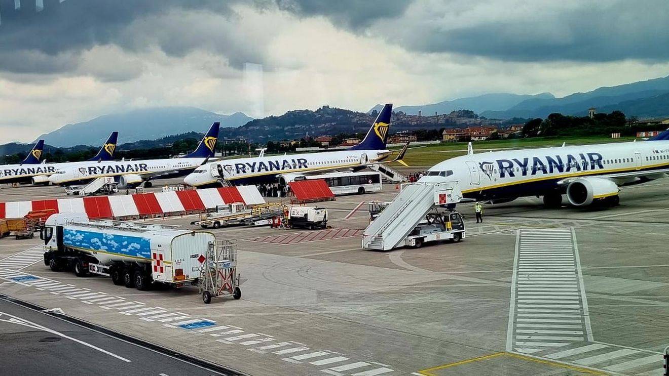 Un bărbat a murit după ce a fost aspirat de motorul unui avion pe aeroportul din Bergamo / Zborurile au fost suspendate pentru mai mult de o oră