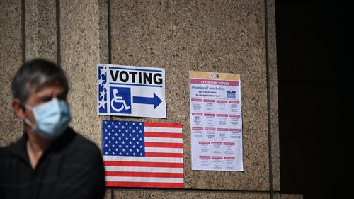Democrații ar putea păstra majoritatea în Senat / Democratul Mark Kelly câștigă în Arizona / Statele Nevada și Georgia vor decide spre ce partid va înclina balanța majorității