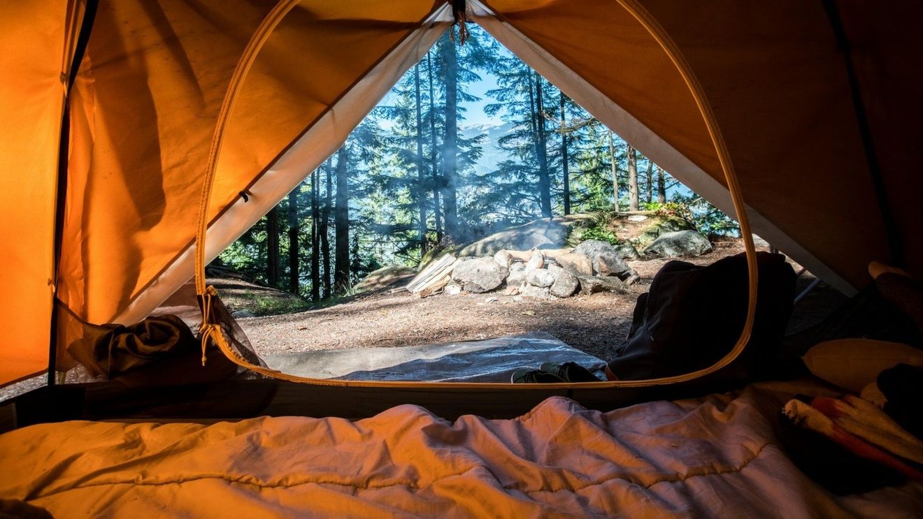 Cum dispar din Franța locurile pentru rulote și corturi, în favoarea construirii pensiunilor: "Campingul este o reflectare perfectă a societății. Odată cu dispariția locurilor pentru campat va dispărea o întreagă tipologie de turiști”