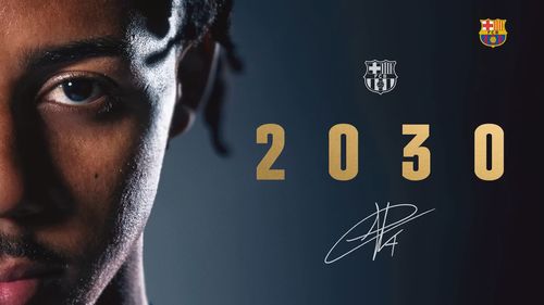Fundaşul Jules Kounde şi-a prelungit contractul cu FC Barcelona