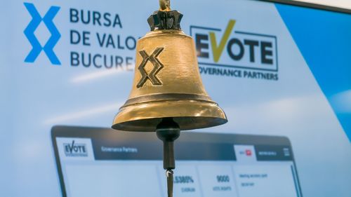 Digitalizarea la bursă: Investitorii vor putea vota online și fizic în cadrul adunărilor acționarilor. Co-fondator platformă pentru piața de capital: "Procedura rămăsese blocată în anii '90"