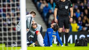 Accidentare gravă pentru Ianis Hagi, care a fost operat la genunchi. Românul ratează restul sezonului la Glasgow Rangers