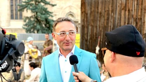 Regizorul Tudor Giurgiu, ajuns în București după trei săptămâni petrecute în Cluj și Frankfurt: ”Te izbește o senzație acută de îmbâcseală”