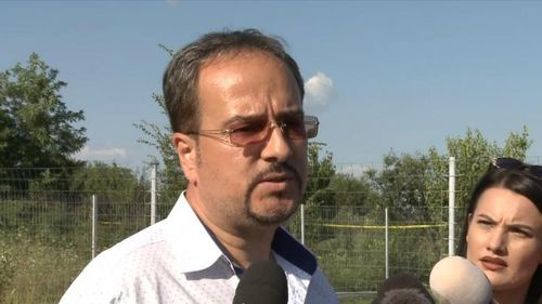 Cazul Caracal: Avocatul Tonel Pop a fost dat afară de la percheziţiile din casa lui Gheorghe Dincă pentru că şi-a făcut un selfie. Procurorii DIICOT iau în calcul să îi facă sesizare la Baroul Bucureşti / Tonel Pop: am cerut o poză în combinezonul ăla pentru că era haios