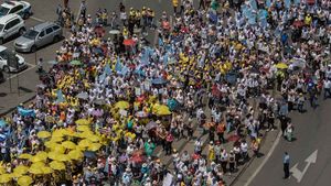Sindicatele anunță proteste de stradă în octombrie împotriva creșterilor de taxe