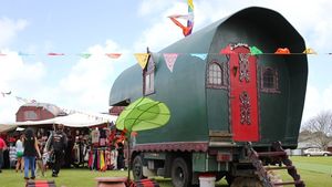 Râșnov va găzdui primul festival de locuințe mobile din Europa Centrală și de Est / Denumite generic tiny houses, locuințele pot fi amplasate rapid, fără autorizație de construire / Prețurile variază de la 6.000 de euro, până la 50.000
