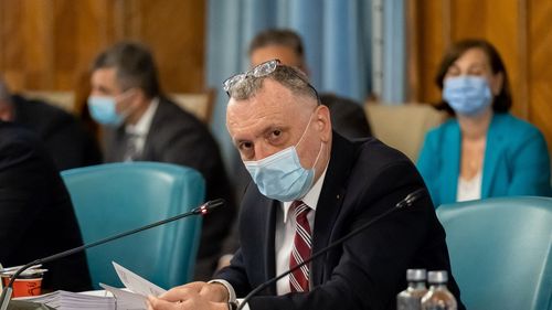 Sorin Cîmpeanu: Apreciez că INSP și Ministerul Sănătății au spus că nu sunt motive să închidem școlile / ”Din ce am înțeles, tulpina Omicron seamănă din ce în ce mai mult cu o gripă normală”