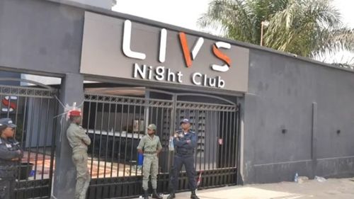 Cel puțin 16 oameni au murit într-un incendiu la un club de noapte din Camerun