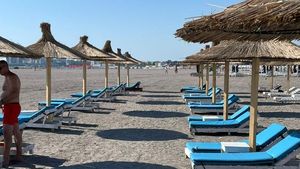 Un deputat USR semnalează prețul cu care sunt închiriate plajele din Constanța: ”24 de bani pentru un metru pătrat, iar terenurile sunt trecute la categoria sportivă, unde se plătește mai puțin decât la recreere”