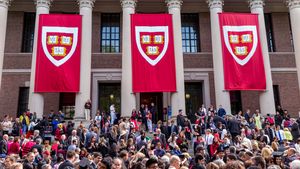 Donald Trump cere daune de un miliard de dolari de la Universitatea Harvard, pe care o acuză de antisemitism și părtinire