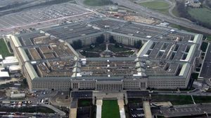 Bloomberg: Angajați de la Pentagon și-au conectat computerele de lucru la servere chinezești pentru a accesa Deepseek / Departamentul Apărării le-a blocat ulterior accesul