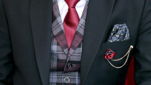 17 reguli pentru bărbații care vor să poarte costum