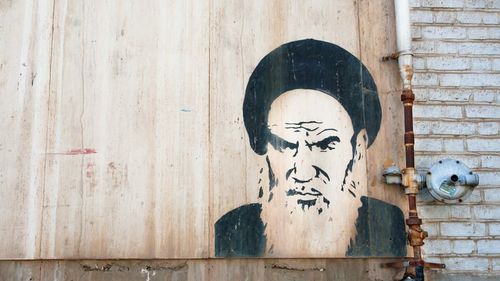 Liderul suprem al Iranului, ayatolahul Ali Khameni, și-a numit trei succesori în cazul în care va fi asasinat