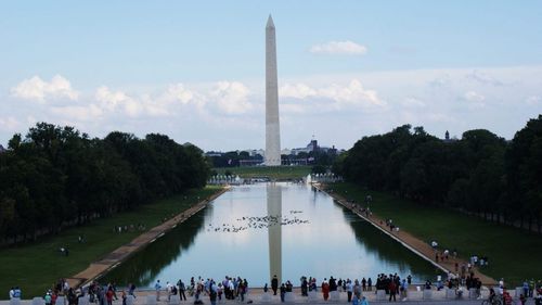 Jefferson Memorial și statuia lui Cristofor Columb, printre monumentele pe care oficialii democrați din Washington DC vor să le redenumească sau să le relocheze din cauza legăturilor cu sclavia / Casa Albă: Nu atât timp cât Trump e președinte
