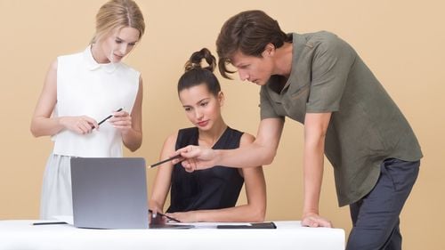 Orice persoană cu studii superioare poate să predea în școli, fără module de pregătire sau masterat didactic, prin excepția introdusă în noul proiect de lege