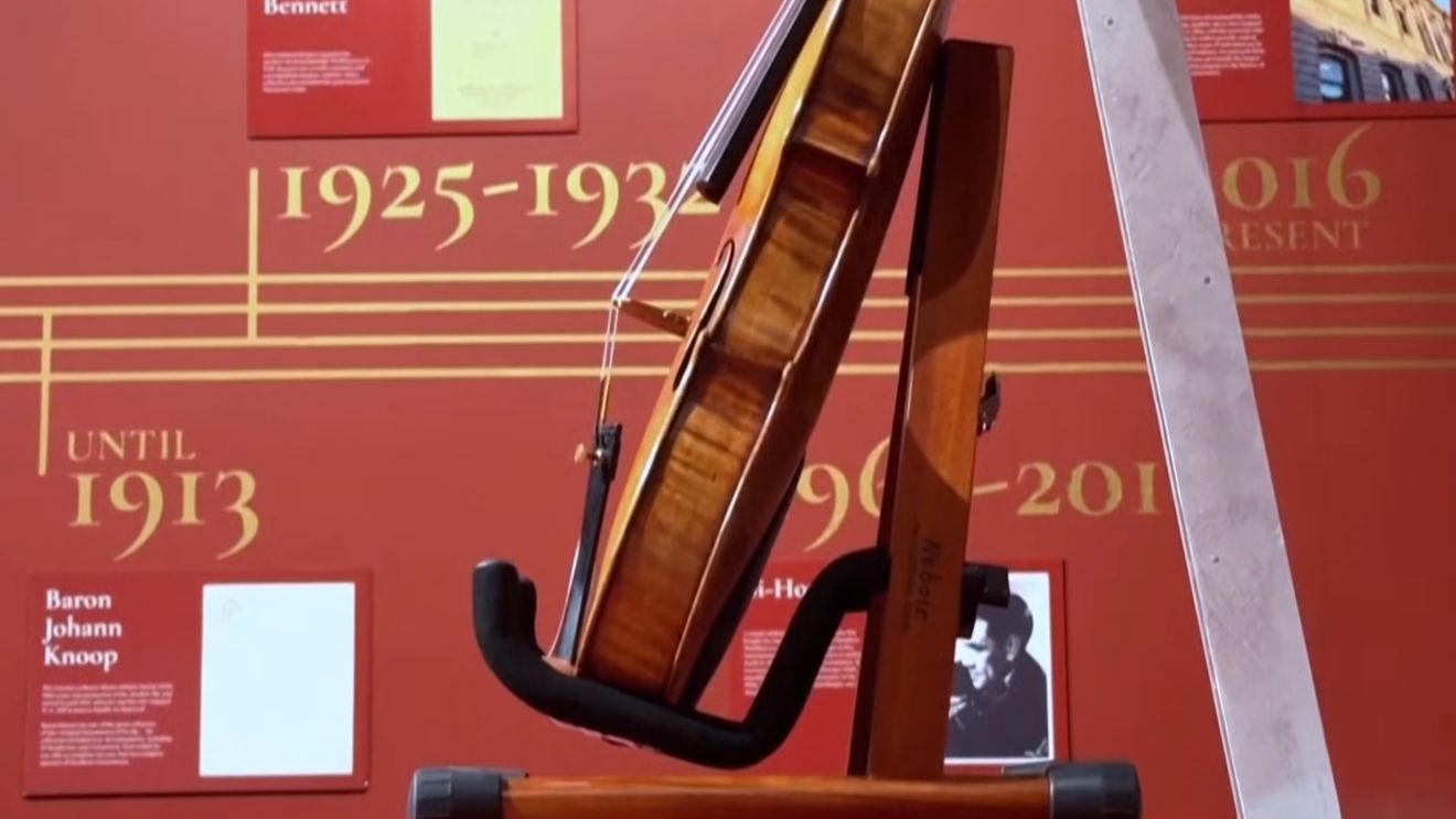 O vioară Stradivarius s-a vândut cu 11,3 milioane de dolari, al treilea cel mai mare preţ obţinut pentru un instrument muzical la o licitaţie