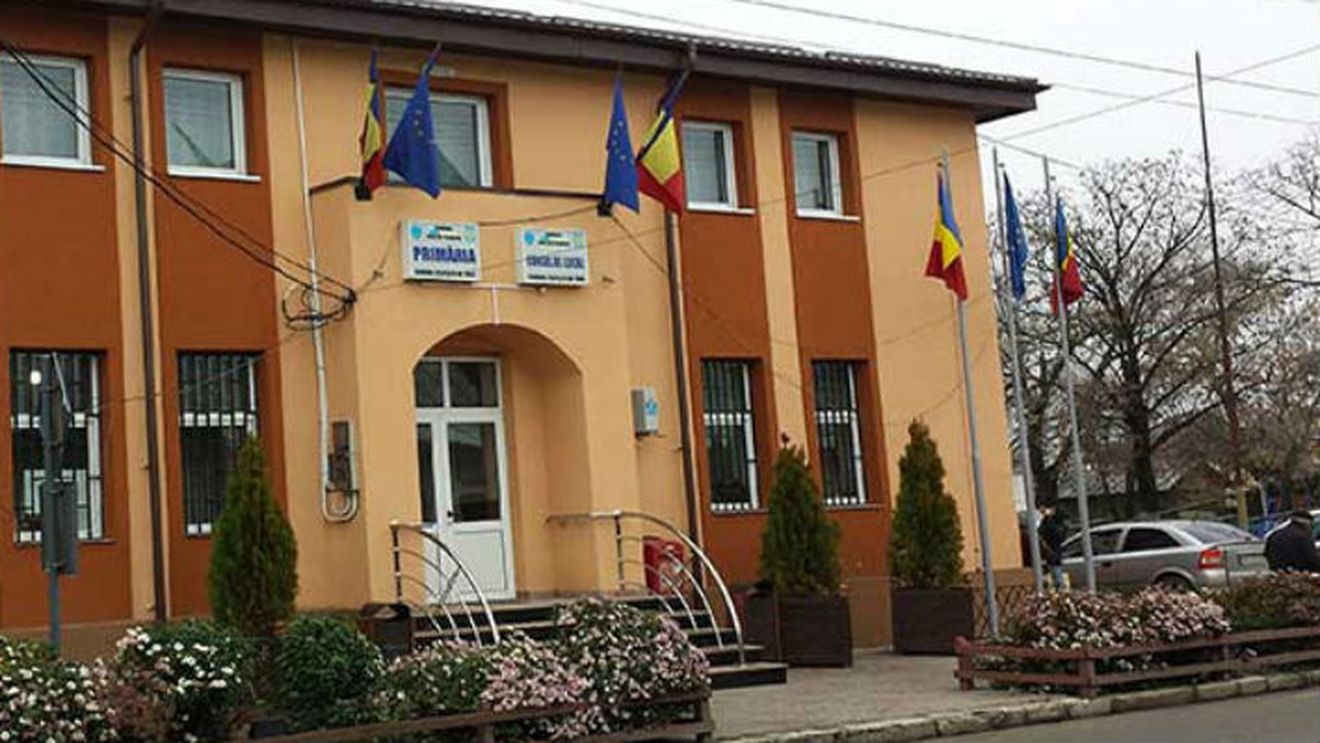 Campanie electorală din bani publici într-o comună din Prahova: Primăria a decis acordarea de ”ajutoare de urgență” pentru cei cu venituri de până la 3.800 de lei pe lună pe membru de familie