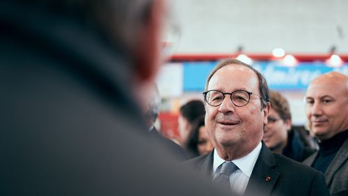 François Hollande încearcă să revină în prim-plan și ia în calcul o nouă candidatură la alegerile prezidențiale din 2027