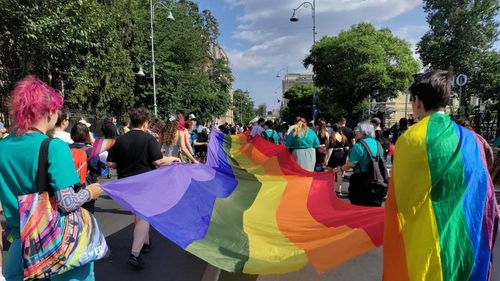 Kazahstanul, aliat al Rusiei, interzice promovarea LGBT+ „pentru a proteja copiii de conţinutul dăunător sănătăţii şi dezvoltării lor”