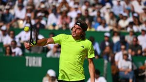 Stefanos Tsitsipas, derapaj total la adresa tatălui său, care-i este antrenor: „ticălosule, imbecilule, idiotule”