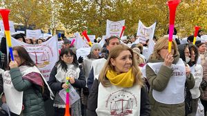 Grefierii de la Curtea de Apel și Tribunalul Iași au reluat protestele