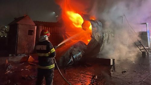 Explozie urmată de incendiu la un rezervor de carburant din Galați