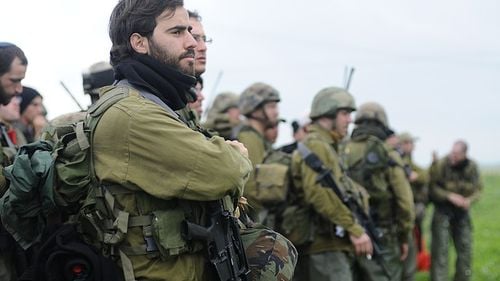 Foști sau actuali membri din Armata, Poliția sau Serviciile secrete din Israel sunt tot mai critici la adresa reformei Justiției, impusă de majoritatea parlamentară condusă de premierul Benjamin Netanyahu