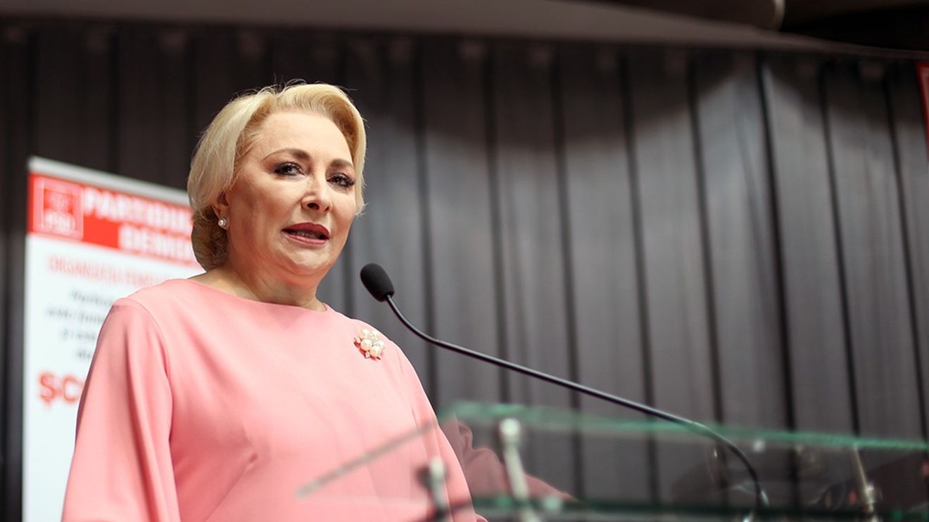 Viorica Dăncilă: Iohannis ne-a spus că a citit Pactul pentru români și a trecut mai departe, așa cum a făcut-o timp de 5 ani. Președintele trece mereu mai departe când are șansa de a face bine. El se oprește doar când are posibilitatea de a face rău propriei țări