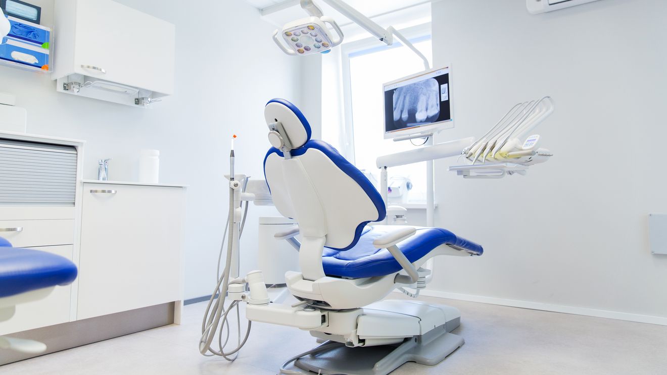 EXCLUSIV „Mafia parafelor” de radiologie lovește și în stomatologie / O sursă din sistem dezvăluie cum clinicile dentare sunt obligate să aibă medic radiolog pentru radiologia dentară pentru decontare de la stat, deși medicii stomatologi au această competență