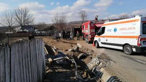 Un accident cu șase răniți a avut loc în Buzău/ Una dintre mașinile implicate era o ambulanță/ Traficul este complet blocat