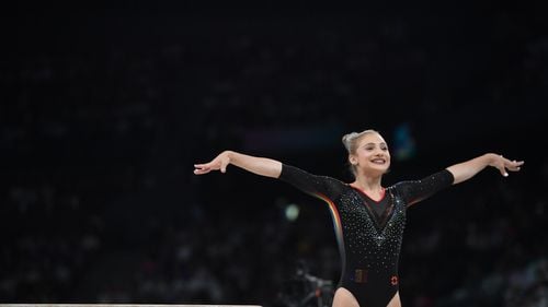 Românca Sabrina Maneca-Voinea, ultima poziție în finala de la bârnă după ce a căzut / Italianca Alice D'Amato a câștigat aurul